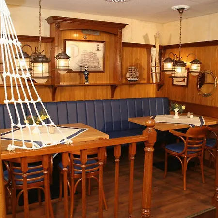 Pensión Hof 3*