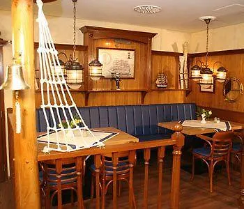 Hof Pensión 3*